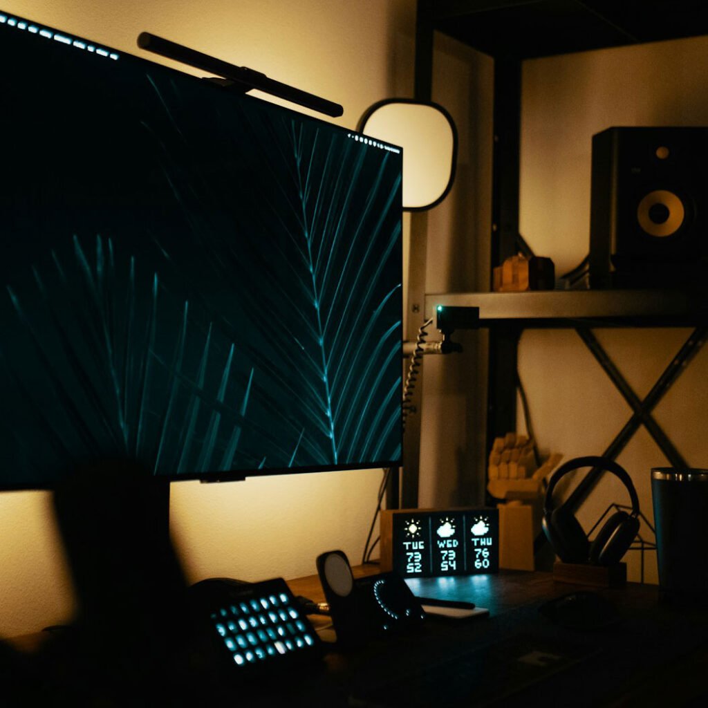 desk lighting setup for eye comfort